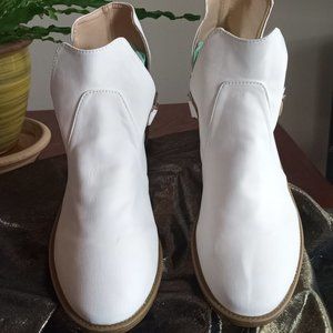 UNIQUE WHITE KID LEATHER BOOTS Size 9 - 9 1/2  US / Size 40 EUR
